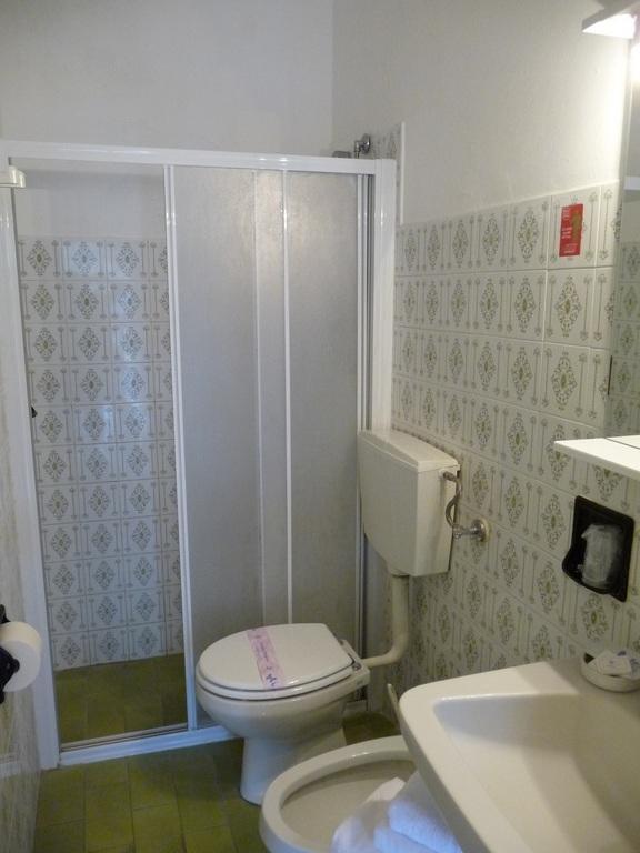 Hotel Ariston Pisa Habitación foto